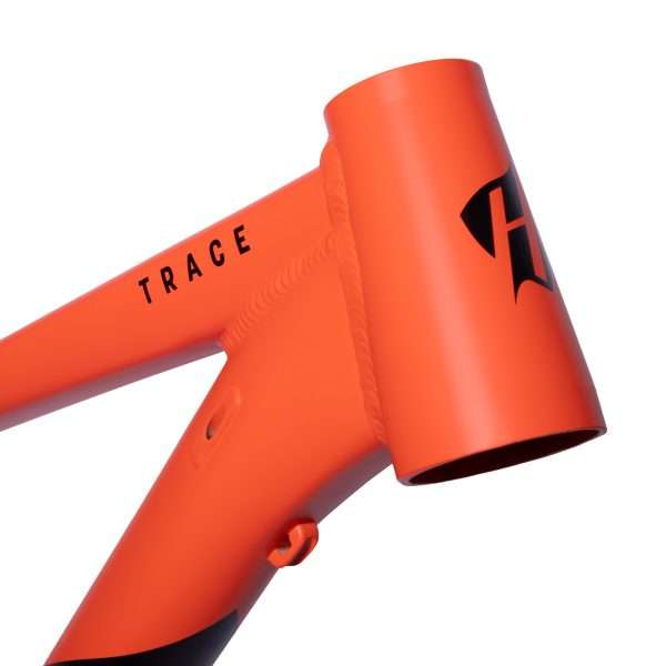 CUADRO R-29 ALUM ANJ/NG 18" TRACE HUNTER