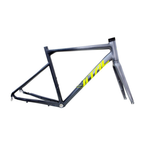 CUADRO R-700 A ALUMINIO 6061 T-54  GRIS/NEGRO P/CABLEADO INTERNO/FLAT MOUNT/CENTRO STD/TUBO ASIENTO 31.6, INCLUYE TAZAS DIRECCION 1.5-1.5 INTEGRADAS SPRINTER VITAL
