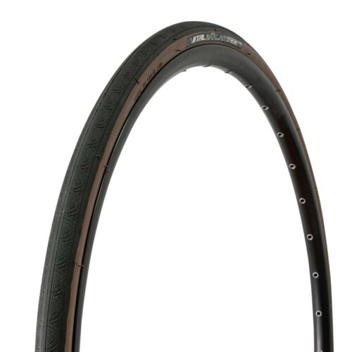 LLANTA VITAL 700X23 MODELO BÁALAM RIGIDA 22TPI MAX 145 PSI NEGRA CON PARED CAFÉ